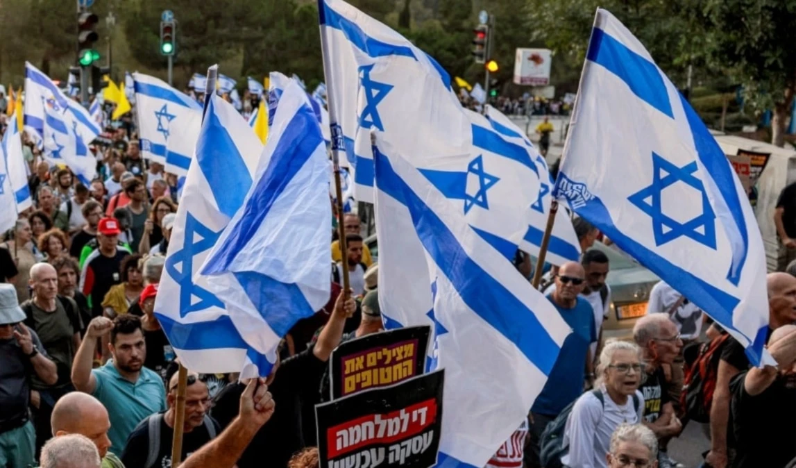 ​Israelíes exigen en protestas liberar rehenes y parar guerra en Gaza