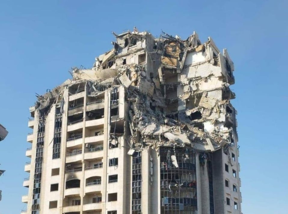 Cazas israelíes bombardearon la torre Mushtaha, al oeste de la ciudad de Gaza, y causaron varios heridos.