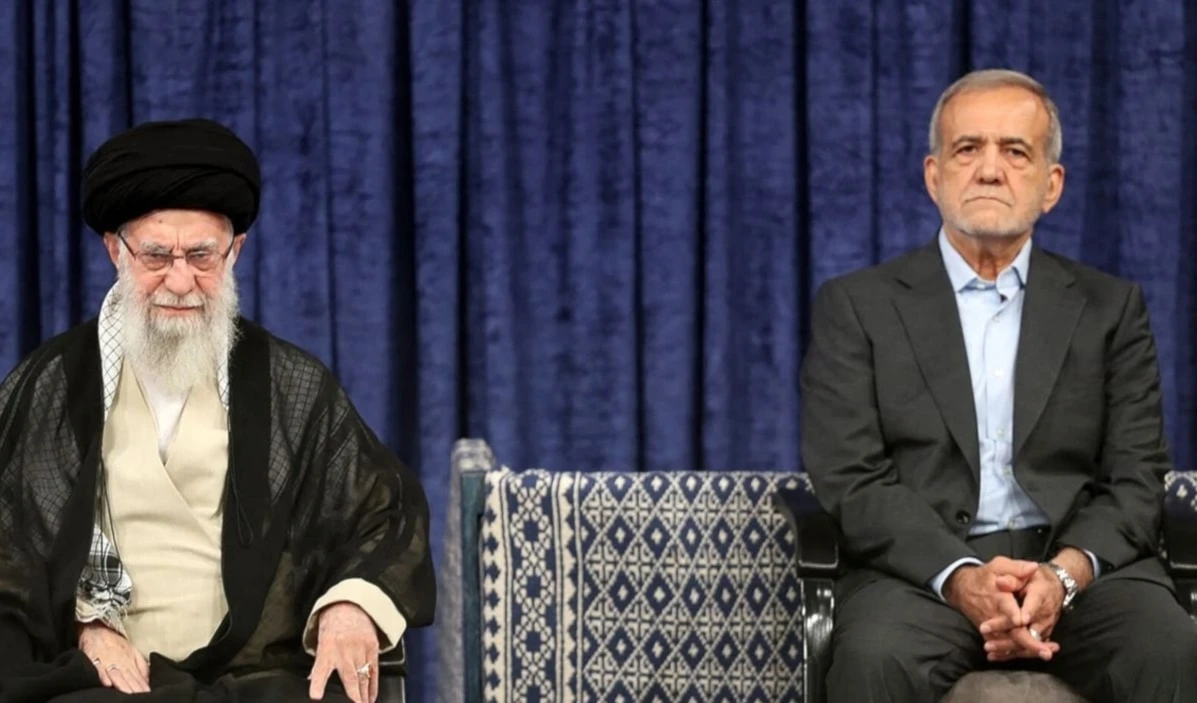 Khamenei destaca visita de Pezeshkian a China como un éxito