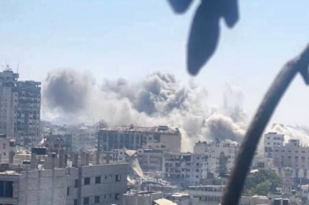 El Comité subrayó la necesidad de poner fin de inmediato a las graves violaciones del derecho internacional humanitario cometidas por