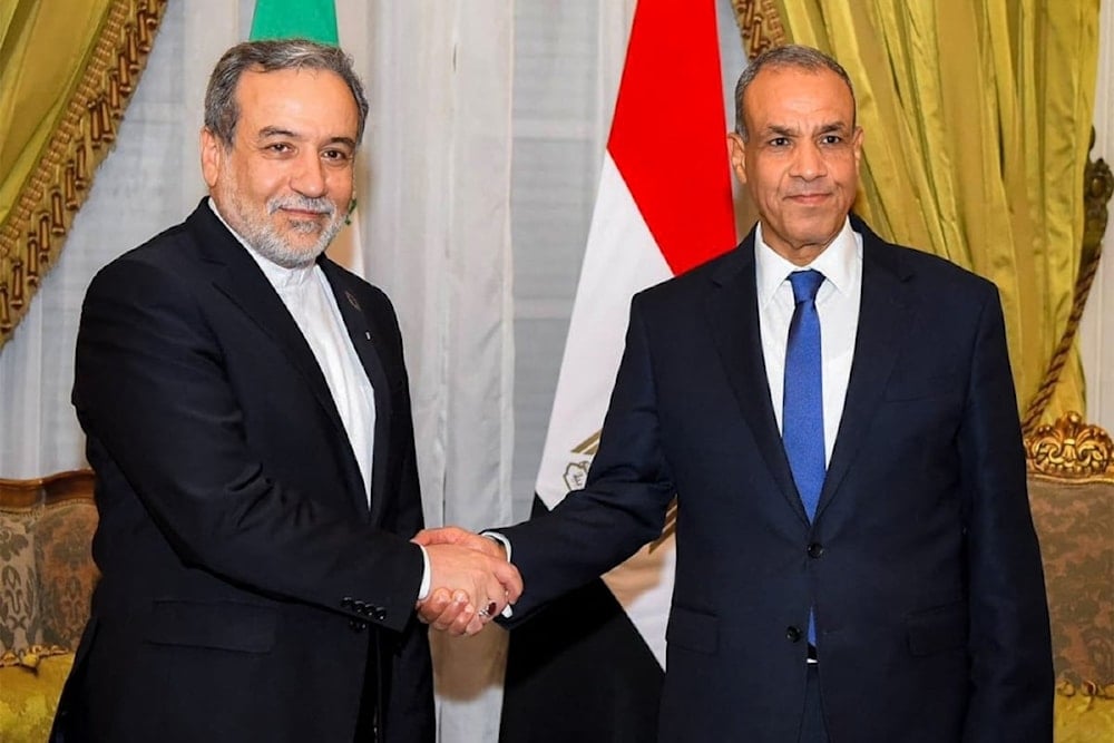 Irán y Egipto piden detener el genocidio israelí y ampliar cooperación con la AIEA.